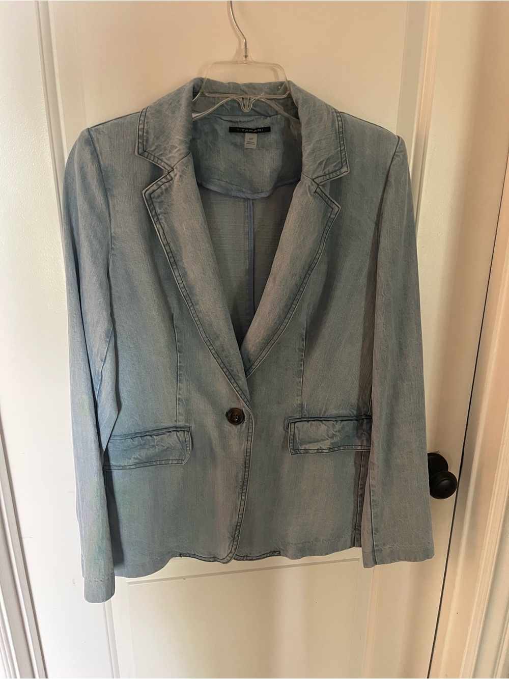 T Tahari Light Blue Denim Blazer — Single-Button Tailored Jacket